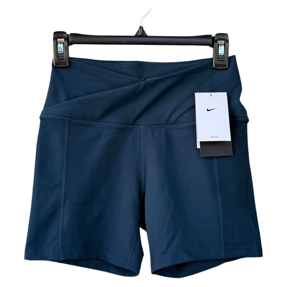 NWT Nike Women's Gentle Support High Waist 5'' Biker Shorts Navy Blue Size S M